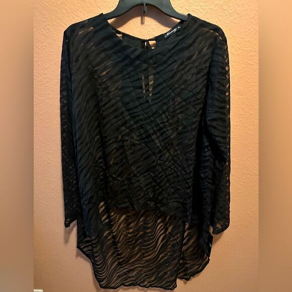 Mesmerize black semi sheer high low top - Picture 1 of 11